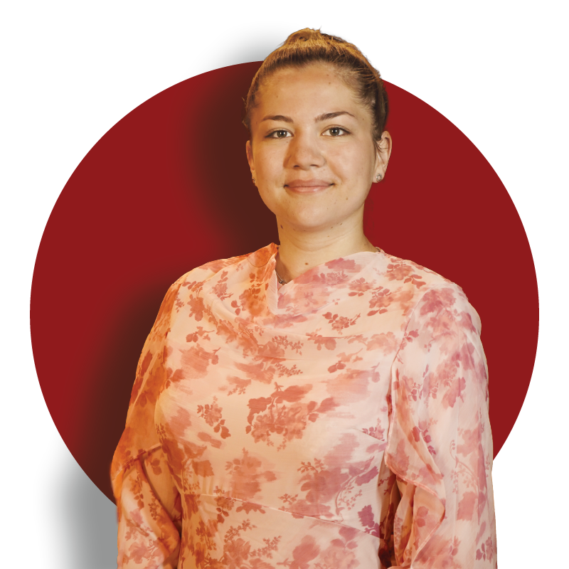 Maria, kelnerka i barmanka w restauracji Sushi Kyoto Altus w Katowicach w tradycyjnej japońskiej sukni w kwiaty